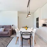 Host Wise - Luxurious & Premium Flat - Pool & Gym Tavira