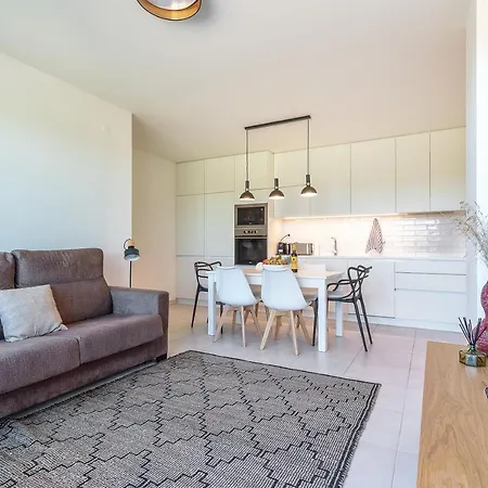 דירה Host Wise - Luxurious & Premium Flat - Pool & Gym