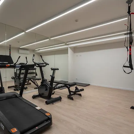Apartman Host Wise - Luxurious & Premium Flat - Pool & Gym