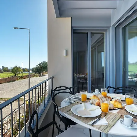 Apartman Host Wise - Luxurious & Premium Flat - Pool & Gym *