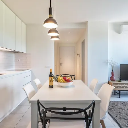 Host Wise - Luxurious & Premium Flat - Pool & Gym Appartement