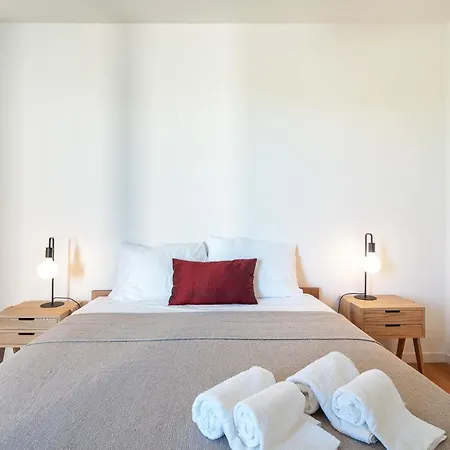 Host Wise - Luxurious & Premium Flat - Pool & Gym Apartman *