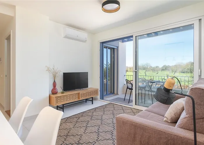 Daire Host Wise - Luxurious & Premium Flat - Pool & Gym *