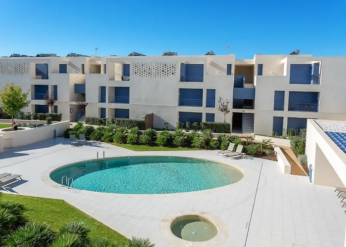 Host Wise - Luxurious & Premium Flat - Pool & Gym Tavira