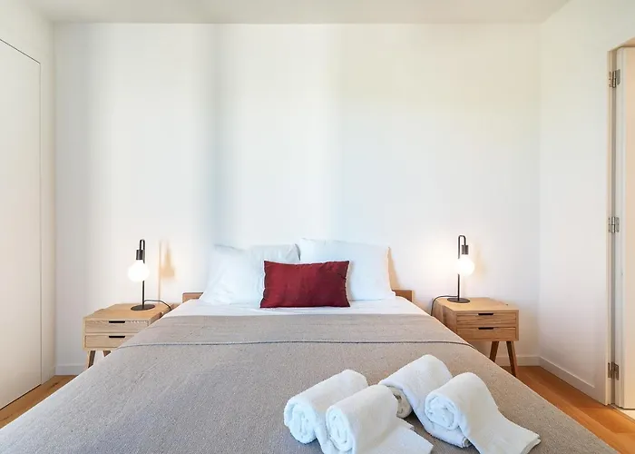 Host Wise - Luxurious & Premium Flat - Pool & Gym Daire *