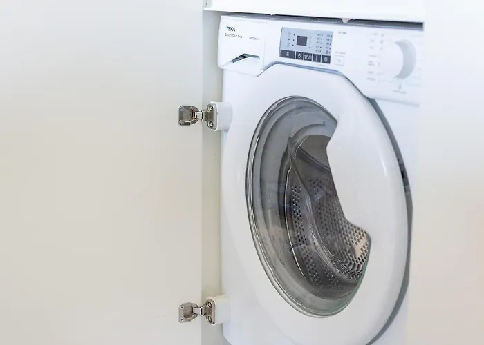 Host Wise - Luxurious & Premium Flat - Pool & Gym Daire *