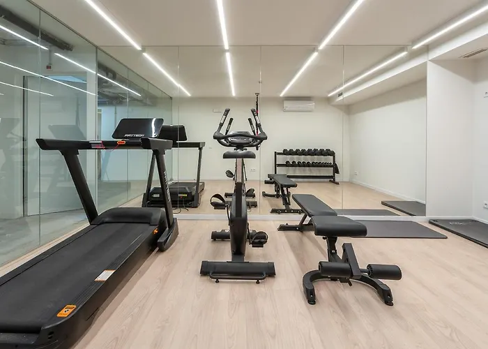 Host Wise - Luxurious & Premium Flat - Pool & Gym Daire