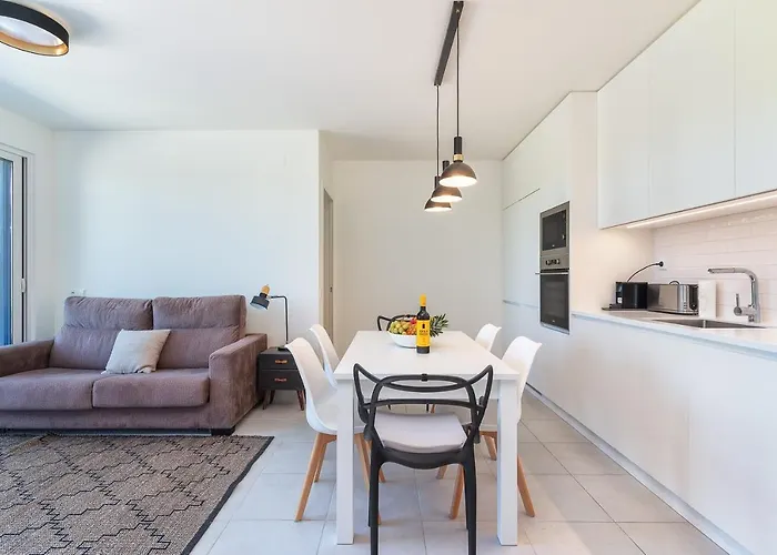 Host Wise - Luxurious & Premium Flat - Pool & Gym Tavira